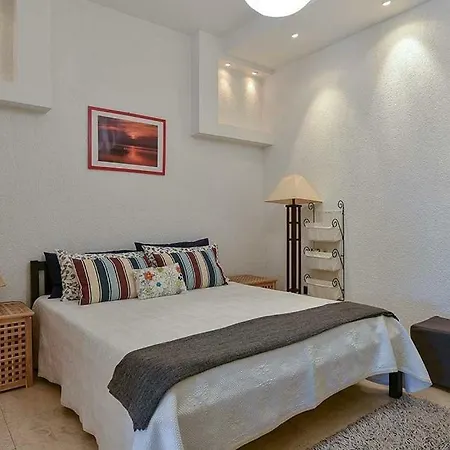 Apartment Melanija *