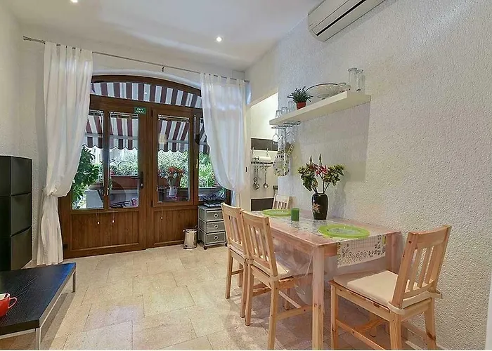 아파트 Melanija 로비니