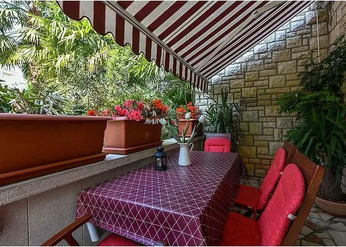 Melanija 아파트 로비니